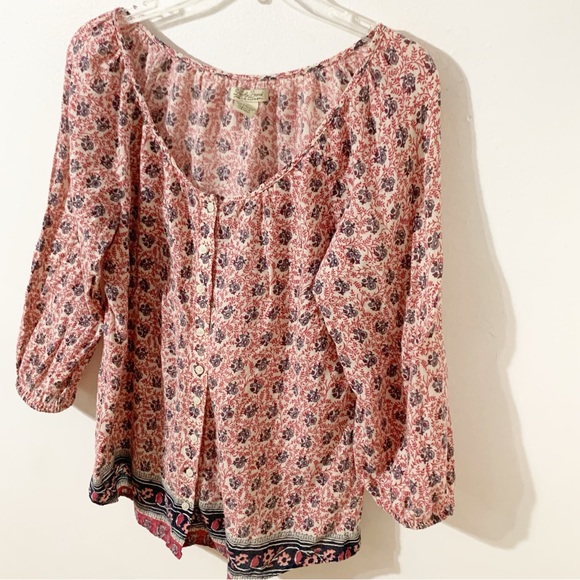 Lucky Brand Floral Print Three Quarter Sleeve Button Front Scoop Neck Blouse
🩷💙 - Picture 2 of 11